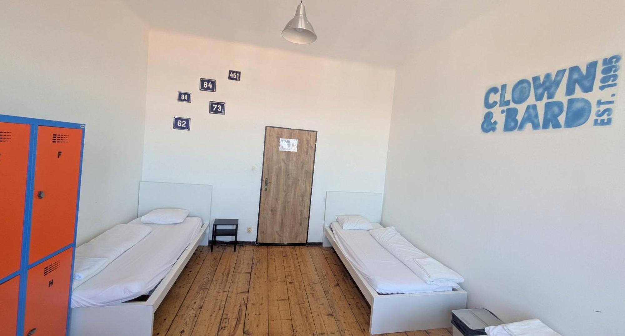 Vierbettzimmer mit Gemeinschaftsbad